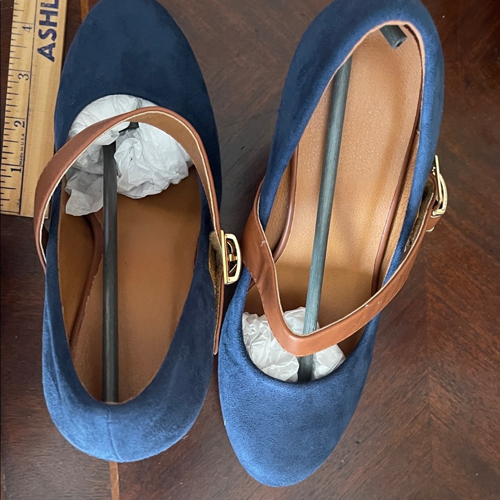 Elegant Blue and Tan Women's Heels - Picture 3 of 7